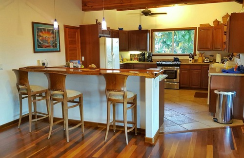 Honaunau-Napoopoo House | A 2-Minute Walk to Kealakekua Bay & Manini Beach! A Free Farm Tour!