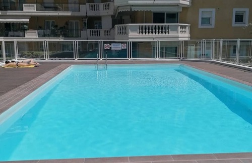 Les Baumettes Apartment | A 2 Minutes de la Plage et de la Prom Avec Terrasse ! Piscine Dans Résidence