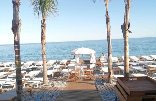 Les Baumettes Apartment | A 2 Minutes de la Plage et de la Prom Avec Terrasse ! Piscine Dans Résidence