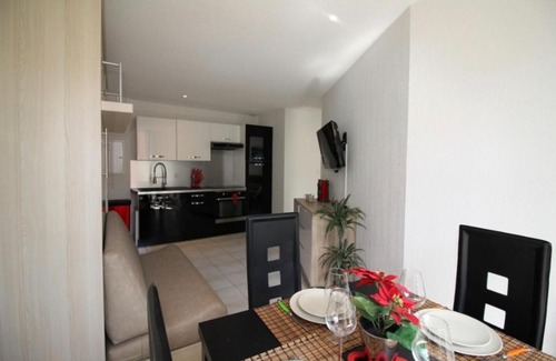 Quartier du Port Apartment | A 2 pas de la place du pin et port!