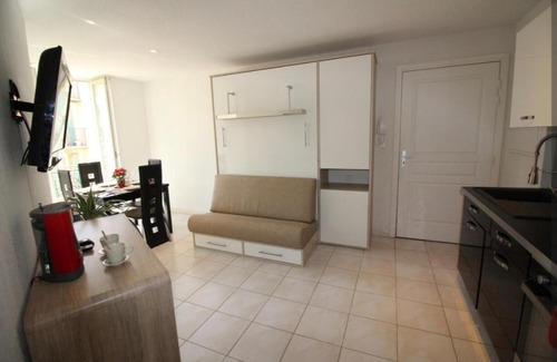 Quartier du Port Apartment | A 2 pas de la place du pin et port!