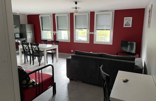 Donville-les-Bains Apartment | A 200m de la Plage, Parking Privé, Wifi, 1.5 km de Granville