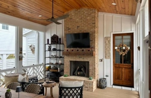 Taylor Cottage | A 5 star Cottage in a very cool country setting in Plein Air