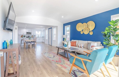 Los Angeles House | A Beautiful Decorated Home To Experience Local LA Next To SOFI Stadium