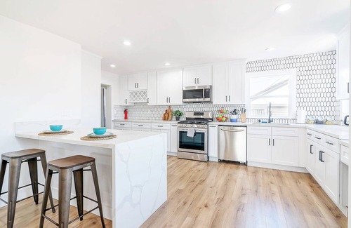 Los Angeles House | A Beautiful Decorated Home To Experience Local LA Next To SOFI Stadium