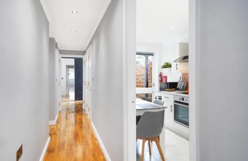 Tower Hamlets Apartment | A beautiful stylish 2 Bedroom Apartment -City of London