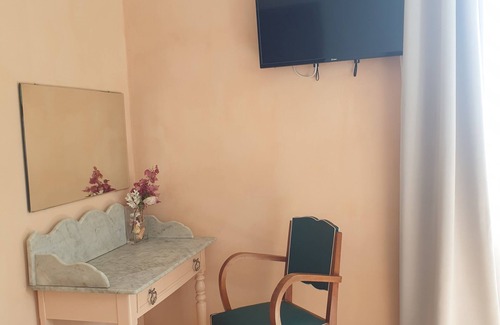 Valle-de-Campoloro Bed & Breakfast | A Caserella - Chambre d'hôte avec salle de bain non attenante et vue sur mer