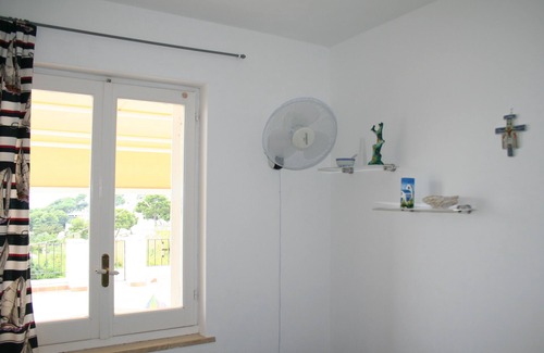 Capri House | A centrally located house with a breathtaking view of the Island.