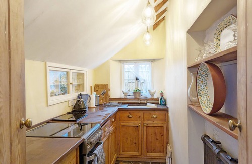 Chichester Cottage | A charming and unique cottage in the centre of Chichester - sleeps 3