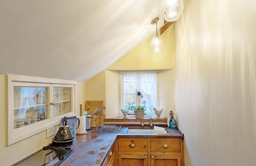 Chichester Cottage | A charming and unique cottage in the centre of Chichester - sleeps 3
