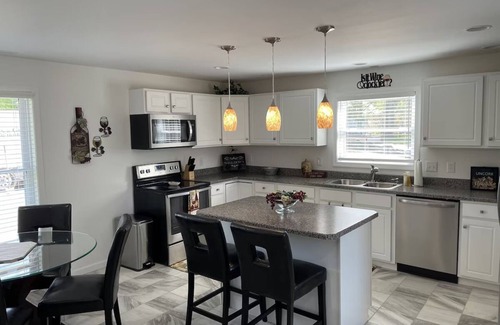 Hermann House | A Charming Home newly remodeled and furnished
