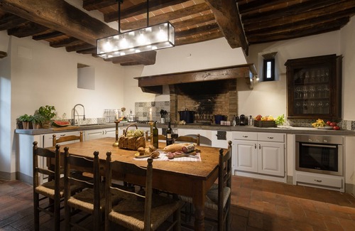 Lucignano Villa | A charming villa with large private swimming pool, located in a dream location
