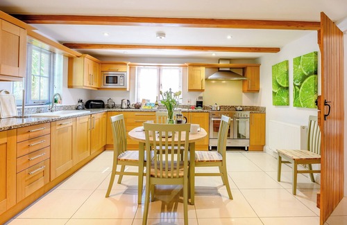 West Lulworth Cottage | A charming yet contemporary thatched cottage close to Lulworth Cove.