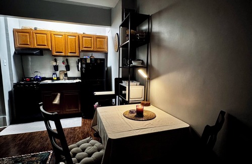 South Shore Apartment | A Chic 8th Floor Studio Inside Vintage Style Building With Spectacular Lake View