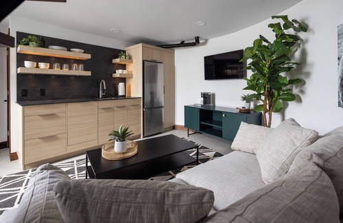 Billings House | A converted grain bin blending the Montana feel with modern design and comforts.