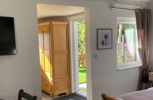 Bradninch Apartment | A cosy annex in rural East Devon with an array of attractions