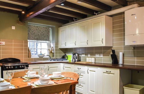 Askrigg Cottage | A cosy country cottage in the heart of popular Askrigg in Wensleydale.