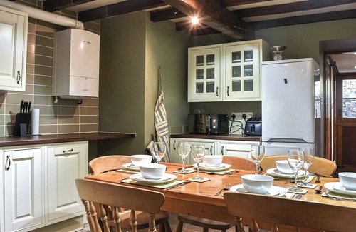 Askrigg Cottage | A cosy country cottage in the heart of popular Askrigg in Wensleydale.