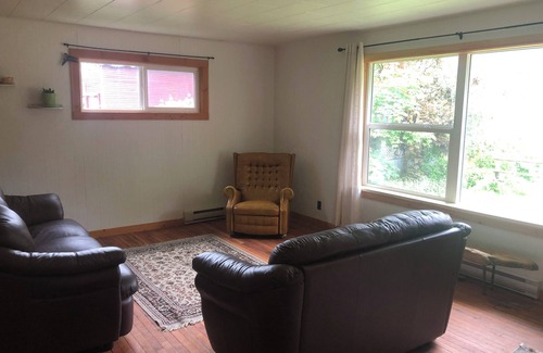 Slocan House | A cozy basecamp for your summer and winter adventures