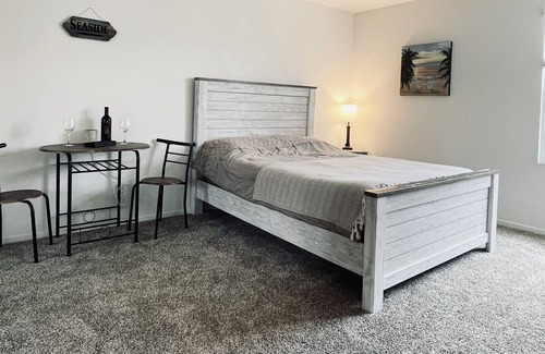 Santee House | A cozy brand new room with private bathroom and mini kitchen
