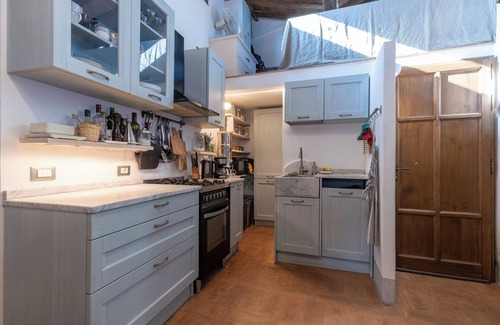 Oltrarno Apartment | A cozy place with fully equipped kitchen, piano and fast internet