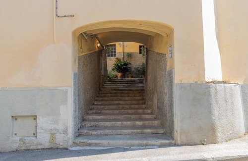 Oltrarno Apartment | A cozy place with fully equipped kitchen, piano and fast internet