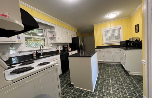 Summerville House | A cozy single family home located right in the center of Augusta!