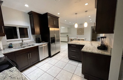 Pembroke Pines House | A Cozy Spring Escape!