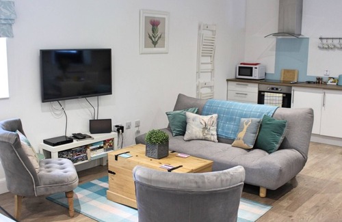Dunblane Cottage | A cute and cosy cottage, close to the train station.