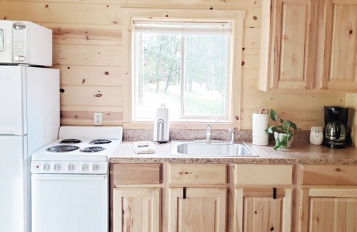 Keystone Cabin | A cute cabin tucked away in the woods. Perfect for romantic get-aways