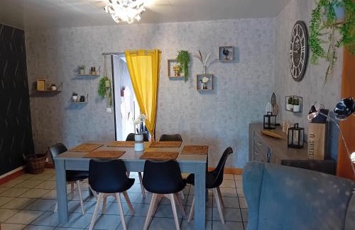 Effry House | A DÉCOUVRIR ABSOLUMENT Charmante Maison thierachienne