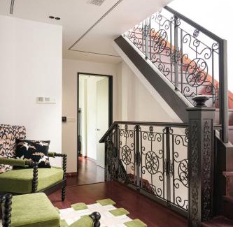 Huaihai Road Commercial Area Villa | A detached, old Shanghai villa on Huaihai Middle Road
