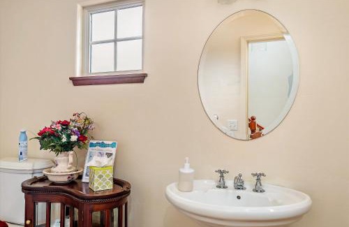 Marine Terrace House | A Dolphin Dreams