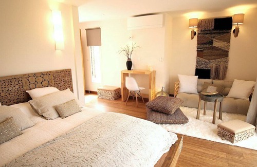 Orgon Other | A DREAM VACATION IN AN IDEAL PLACE IN THE HEART OF THE ALPILLES