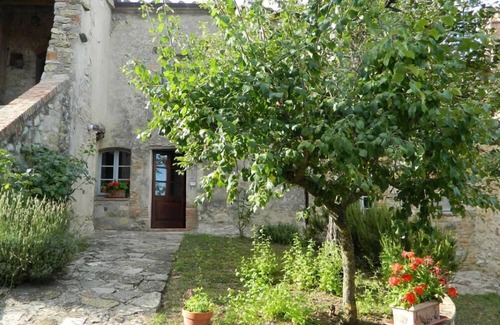 Palazzone Apartment | A farmhouse typical of the Tuscan country-houses 3