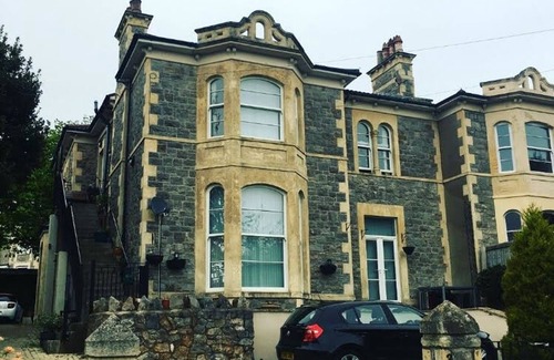 Weston-super-Mare Apartment | ★A few steps away from the beach | Seaside Retreat | Ground floor apartment