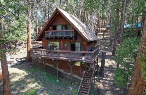 Alta Sierra House | A-Frame Cabin in The Sequoias
