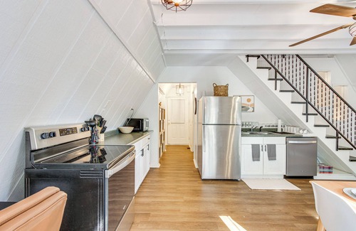Florence House | A-Frame Home ~ 6 Mi to Tennessee River!