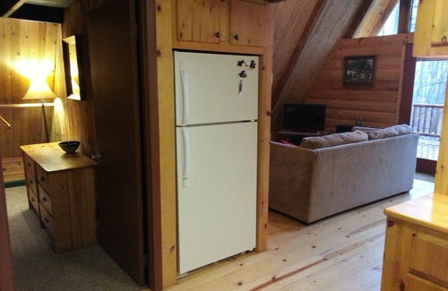 Sylva Cabin | A-FRAME LOG CABIN IN THE WOODS! -WIFI, NEW HOT TUB, CREEK, VIEWS, FIRE PIT!