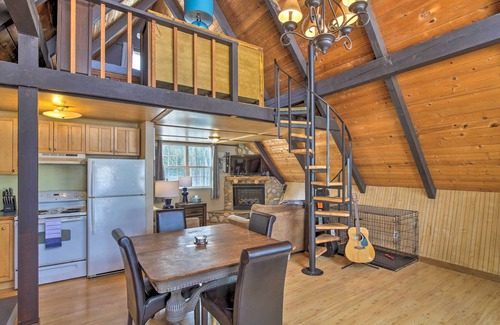 Snoqualmie Pass Cabin | A-Frame w/ Views: Walk to Snoqualmie Lifts!