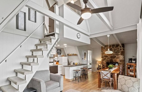 Piper Gap House | A-Framed View l Virginia Mountain House With View