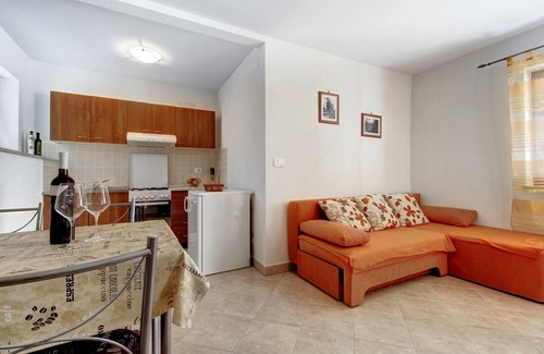 Zambratija Apartment | A ground floor apartment with 1 bedroom, terrace and garden - Mima 1