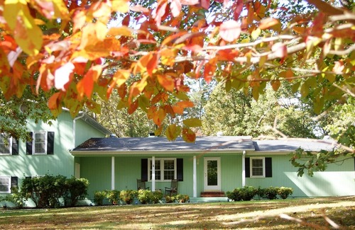 Troy House | A Home Away From Home! 15 min from NC ZOO and 15 min from Seagrove Potters!