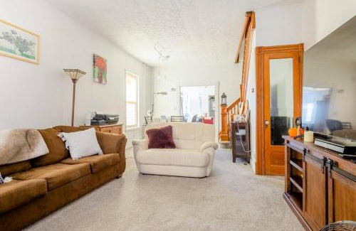 Fleetwood Apartment | A- home -away -from -yours