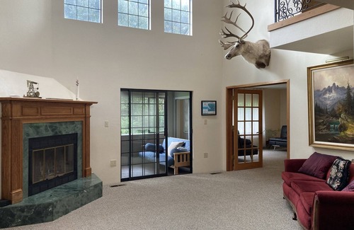 Bandon House | A Home on the Range at Bandon Crossings 6 bedrooms