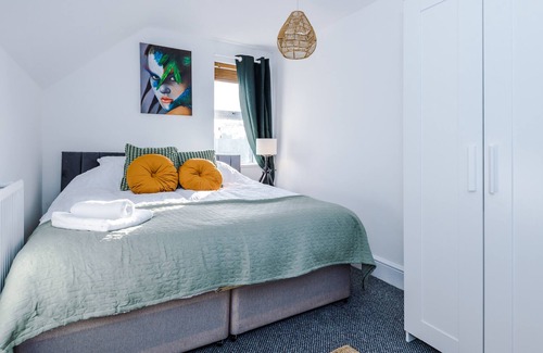 Moreton Apartment | A Homely and Welcoming 3 bedroom property.