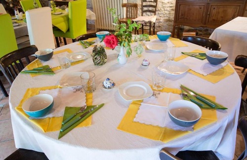 Saint-Hilaire-de-Villefranche Bed & Breakfast | A L'Antan - La Ferme D'Octave