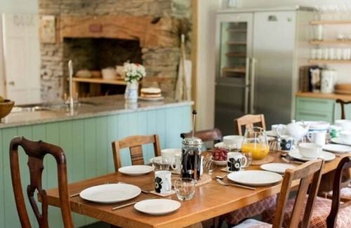 Builth Wells House | A Large Country House, perfect for friends & family gatherings.