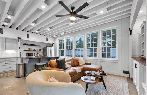 Covenant House | A Little Bit of Heaven near Rancho Santa Fe with a pool!