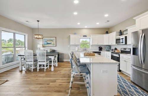 Shoreline Park House | A Little Piece of Heaven-Waterfront-Views-Firepit-Family Friendly